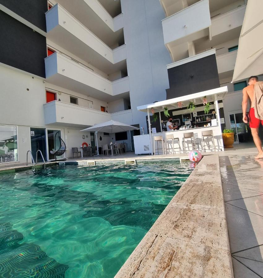 Nero D'Avorio Apartments Римини Экстерьер фото
