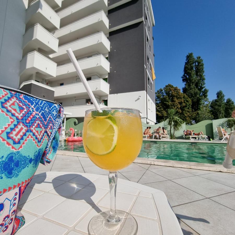 Nero D'Avorio Apartments Римини Экстерьер фото