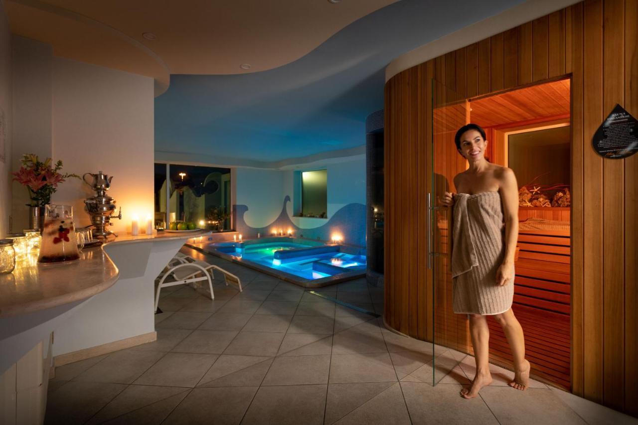 Nero D'Avorio Apartments Римини Экстерьер фото