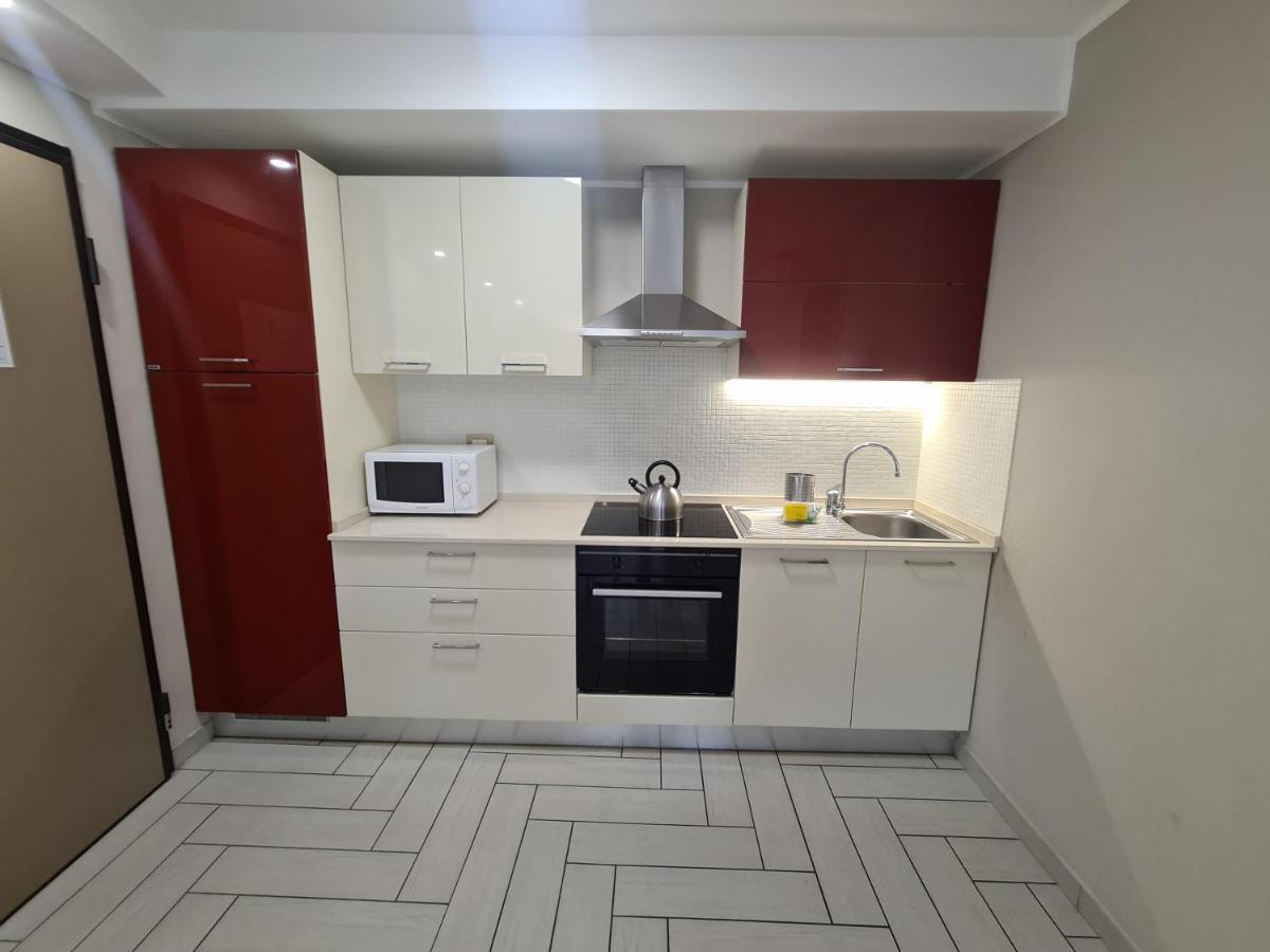 Nero D'Avorio Apartments Римини Экстерьер фото